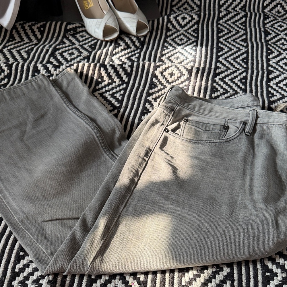 Burberry Light Gray Straight Jeans with Black Leather Patch 35/34